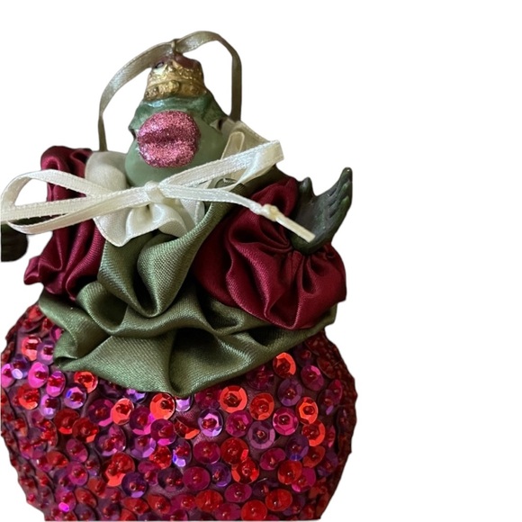 Vintage Queen Frog Red Sequined Christmas Tree Ornament - Picture 4 of 10